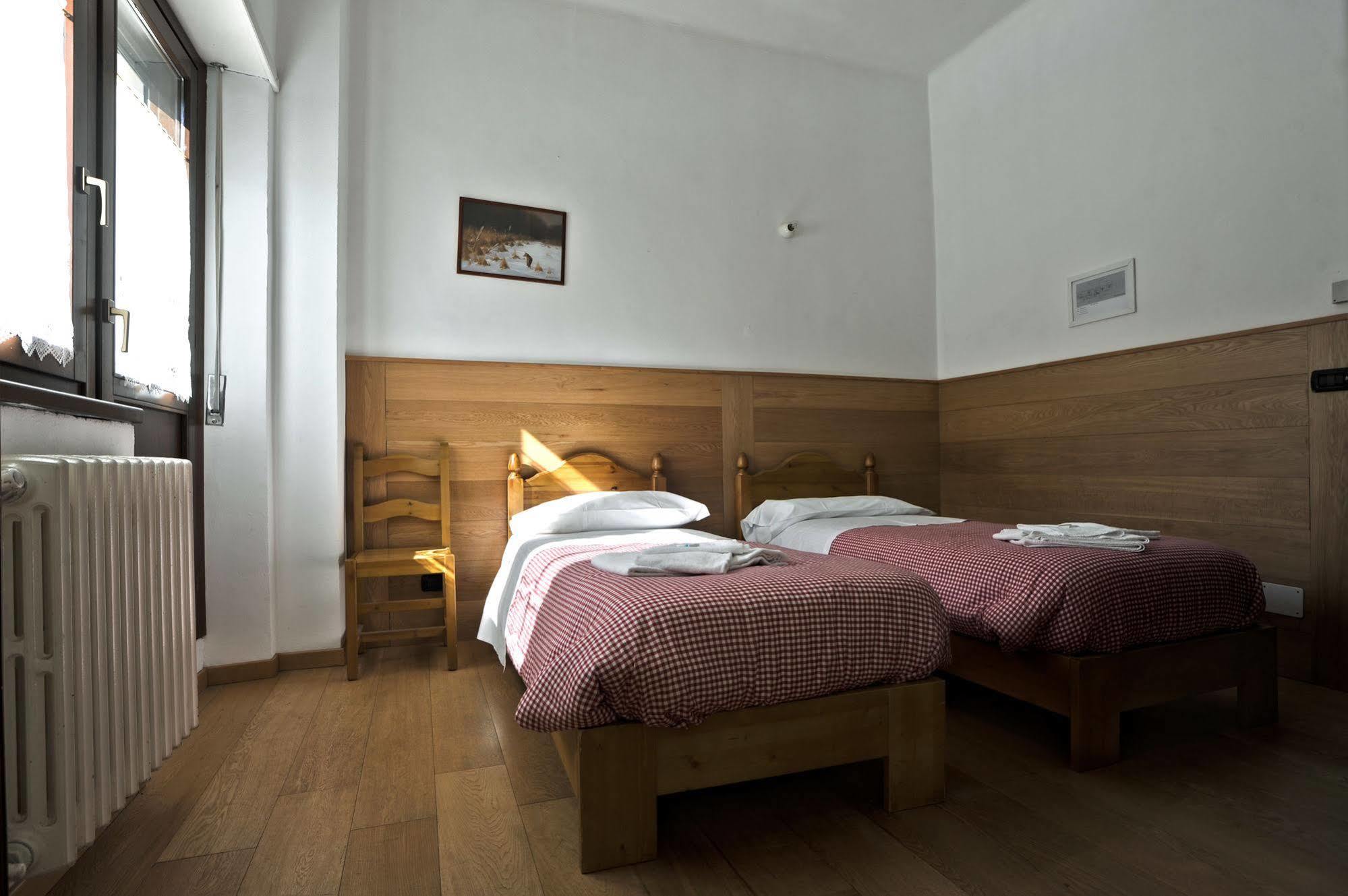 Hotel Casa San Francesco Bardonecchia Exteriér fotografie